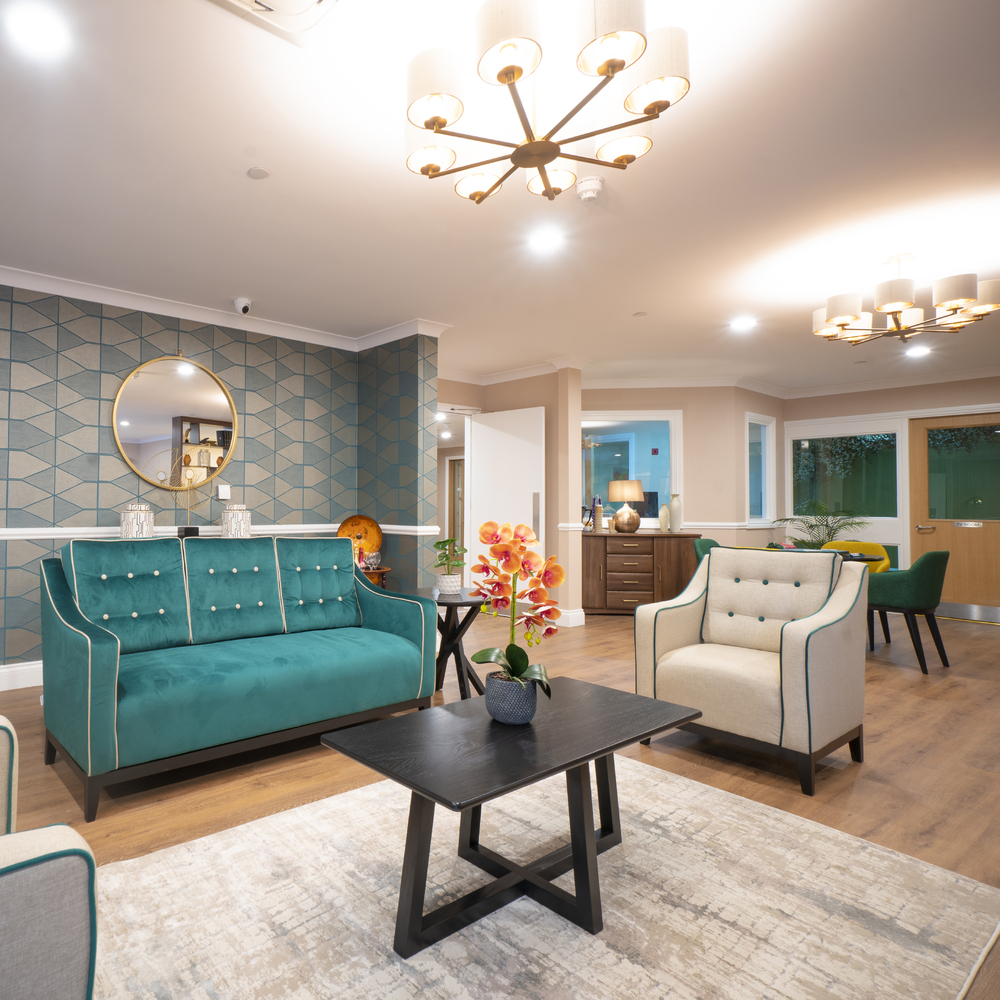 lifestyle image (2)-1